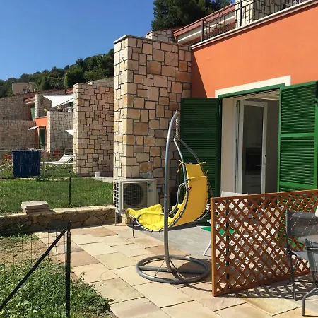 Apartment La Casa Del Mare : Cozy With Seaview And Garden Ventimiglia